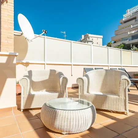 Apartment Seaside With Large Terrace, Pool & Parking Rems