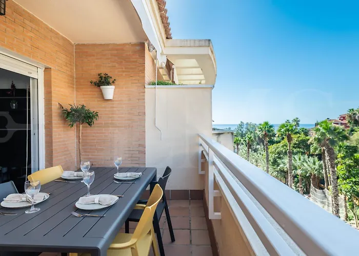 Seaside With Large Terrace, Pool & Parking Rems *