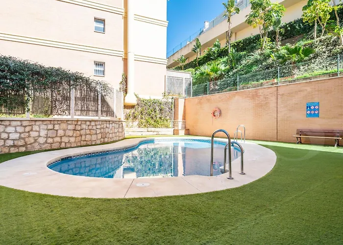 Seaside With Large Terrace, Pool & Parking Rems Lejlighed *