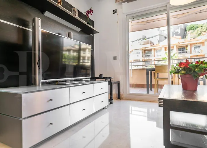 Seaside With Large Terrace, Pool & Parking Rems Lejlighed Benalmádena