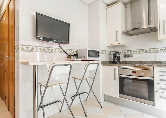 Seaside With Large Terrace, Pool & Parking Rems Benalmádena