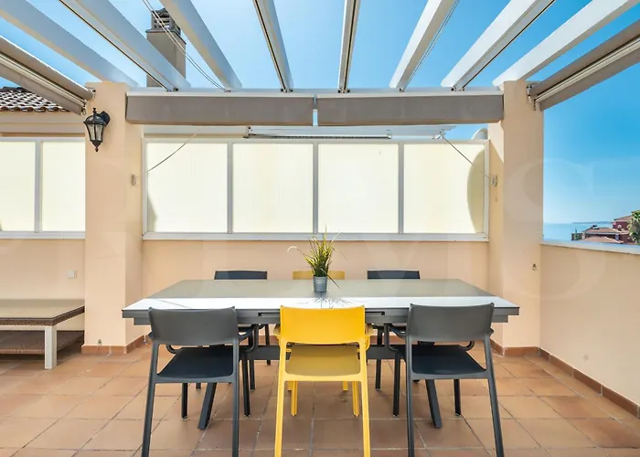 Seaside With Large Terrace, Pool & Parking Rems * Benalmádena