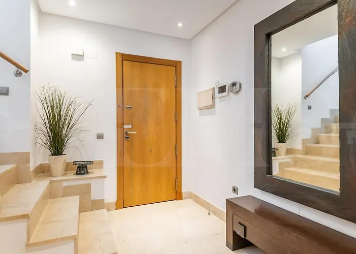 Seaside With Large Terrace, Pool & Parking Rems * Benalmádena